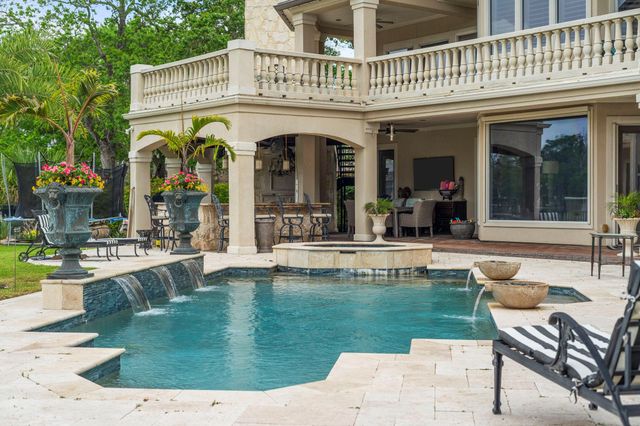 9 Waters Lake Boulevard, Missouri City, TX 77459