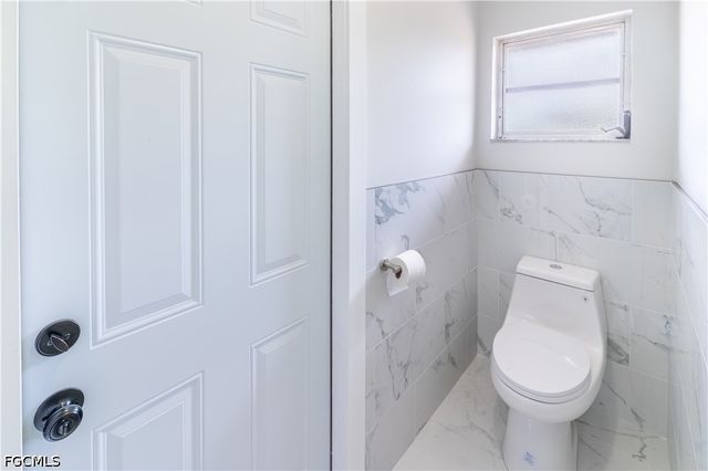 3405 SE 16th PL, Cape Coral, FL 33904