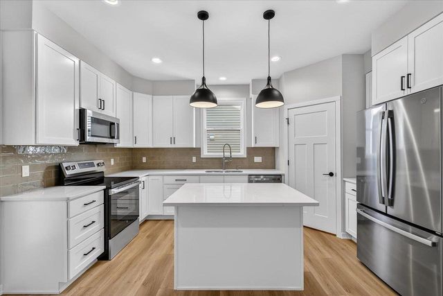 2809 Crinkle Root Drive, Fitchburg, WI 53711