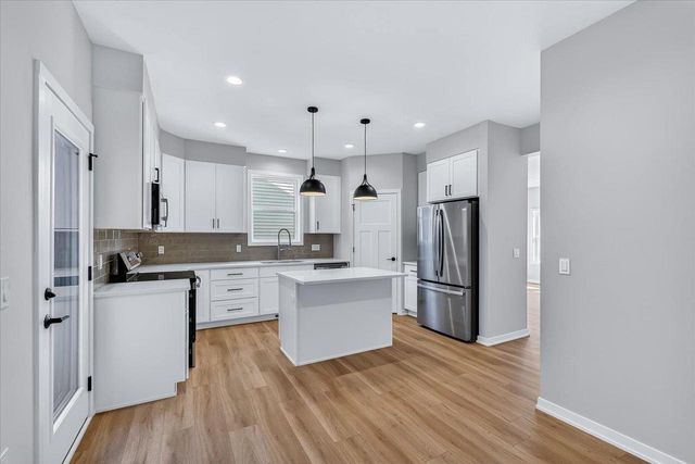 2809 Crinkle Root Drive, Fitchburg, WI 53711