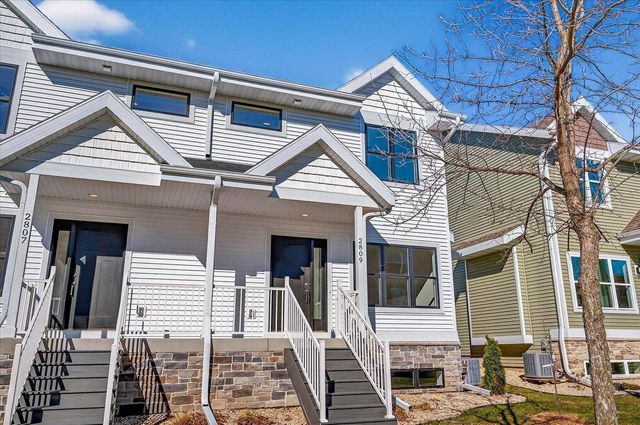 2809 Crinkle Root Drive, Fitchburg, WI 53711