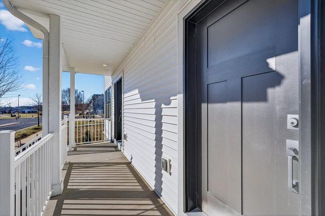 2809 Crinkle Root Drive, Fitchburg, WI 53711