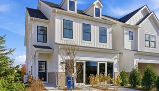 2044 Palmer Court 5001, Hoffman Estates, IL 60169