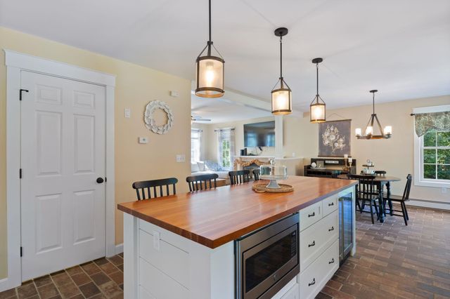 10 Partridge Drive, Middleton, NH 03887