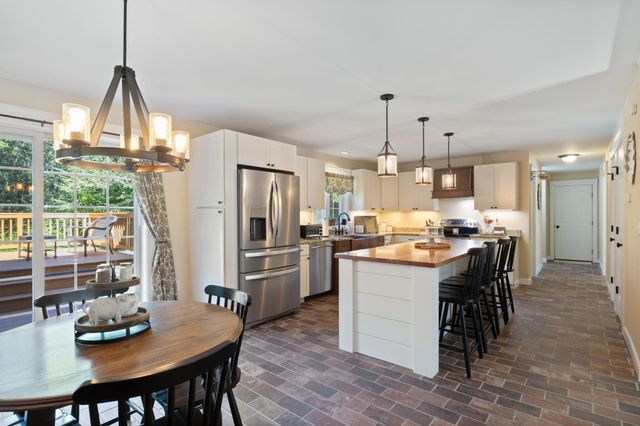 10 Partridge Drive, Middleton, NH 03887