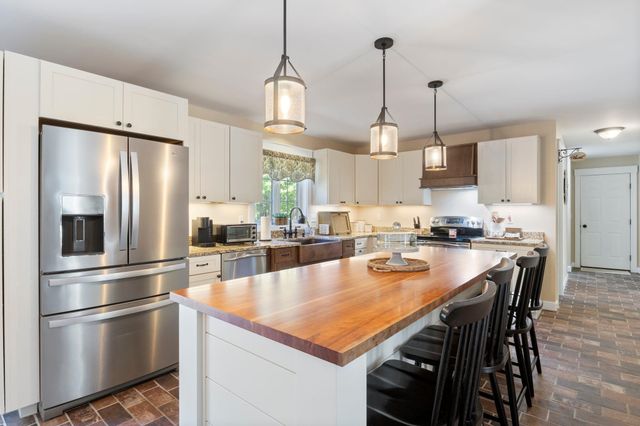 10 Partridge Drive, Middleton, NH 03887