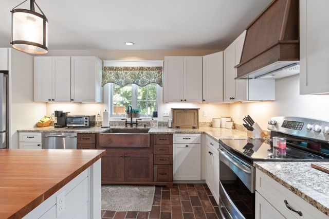10 Partridge Drive, Middleton, NH 03887