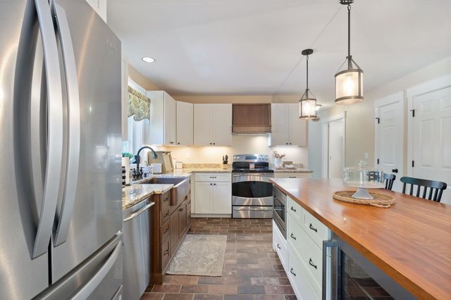10 Partridge Drive, Middleton, NH 03887