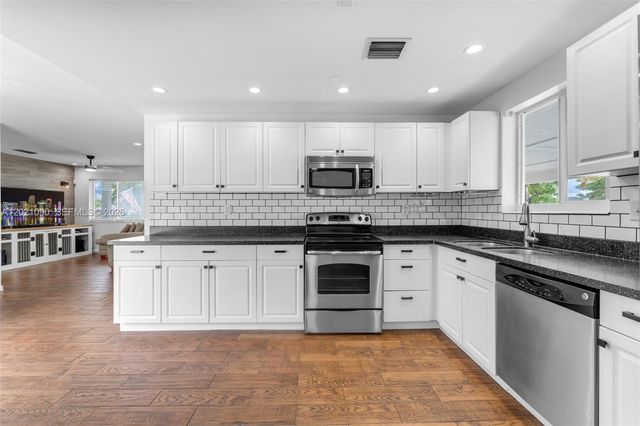 16325 SW 276th Ter, Homestead, FL 33031