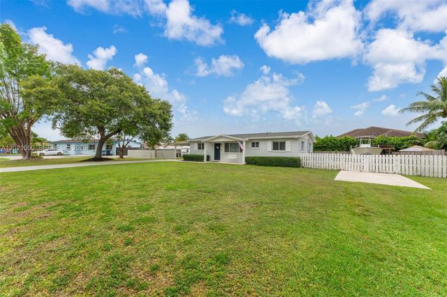 16325 SW 276th Ter, Homestead, FL 33031