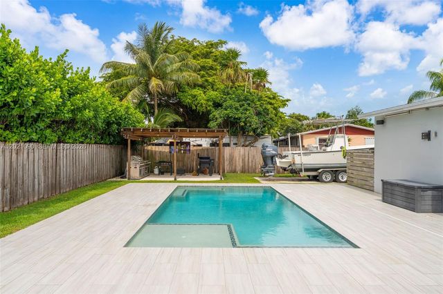 16325 SW 276th Ter, Homestead, FL 33031