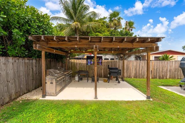 16325 SW 276th Ter, Homestead, FL 33031