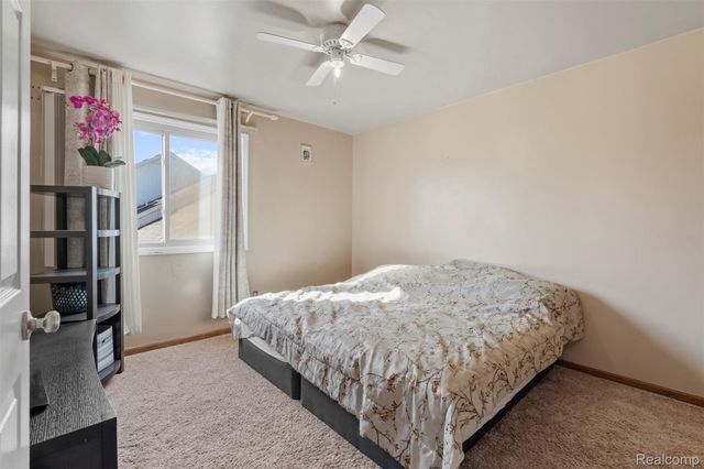 16040 Violet Drive, Macomb Township, MI 48042