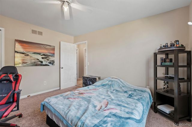 16040 Violet Drive, Macomb Township, MI 48042