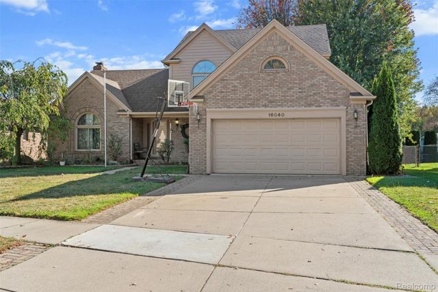 16040 Violet Drive, Macomb Township, MI 48042
