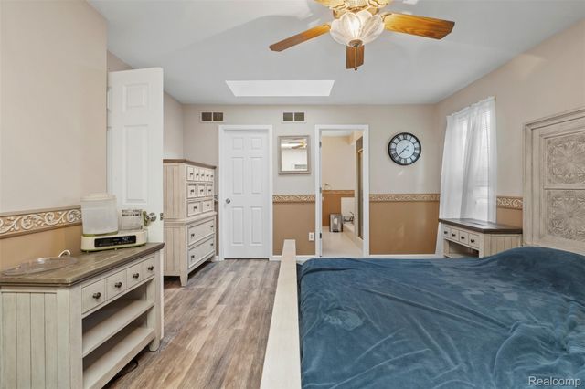 16040 Violet Drive, Macomb Township, MI 48042