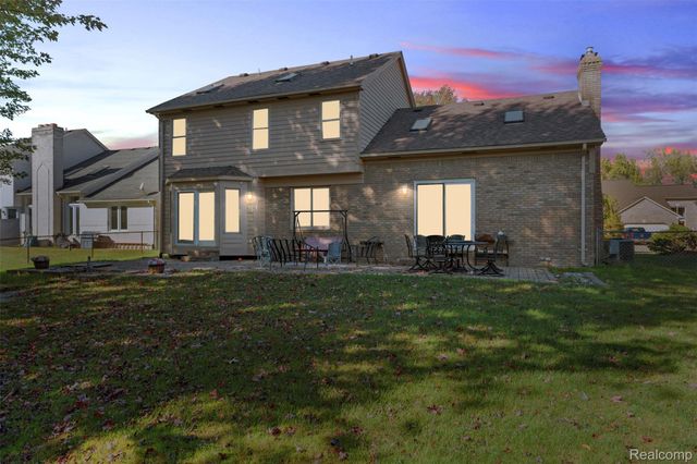 16040 Violet Drive, Macomb Township, MI 48042