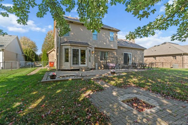 16040 Violet Drive, Macomb Township, MI 48042