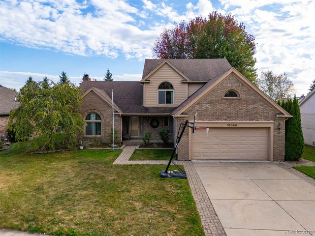 16040 Violet Drive, Macomb Township, MI 48042