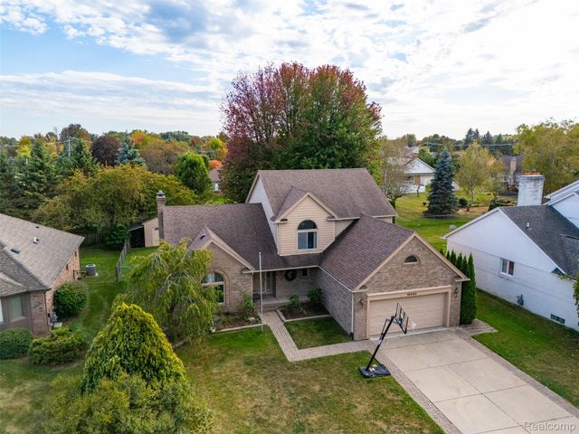 16040 Violet Drive, Macomb Township, MI 48042