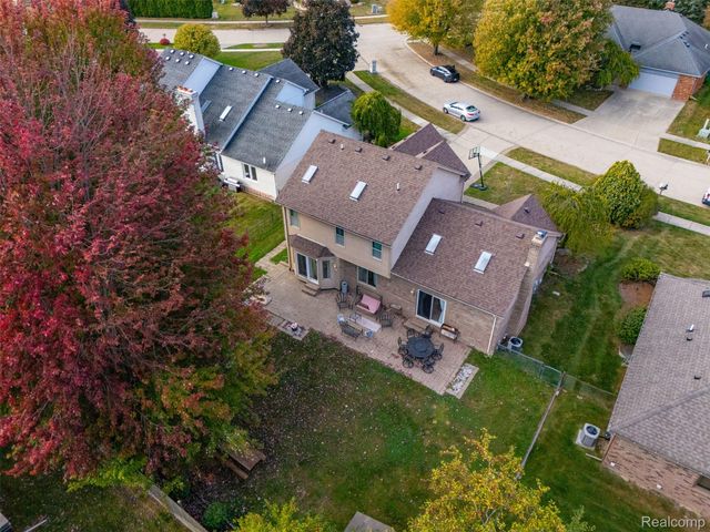 16040 Violet Drive, Macomb Township, MI 48042