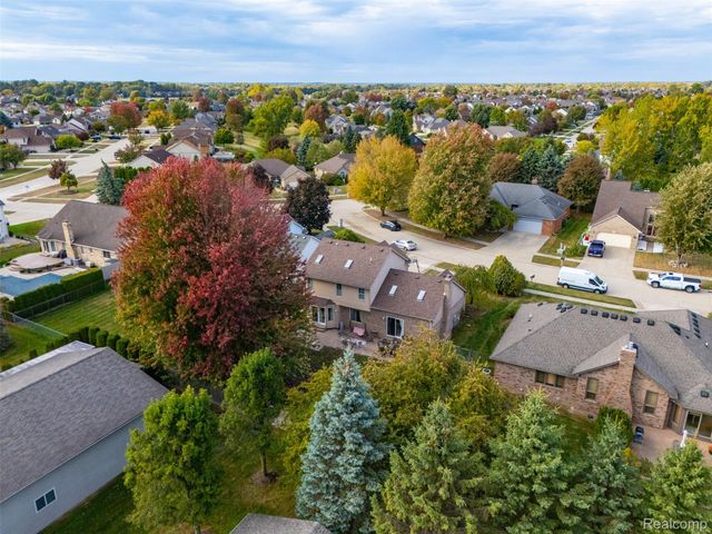 16040 Violet Drive, Macomb Township, MI 48042