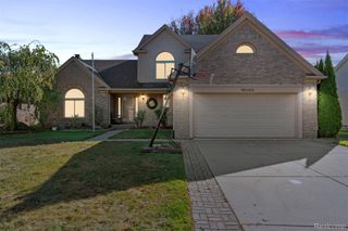 16040 Violet Drive, Macomb Township, MI 48042