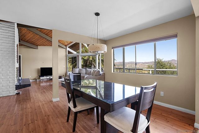 2373 Carroll Ln, Escondido, CA 92027