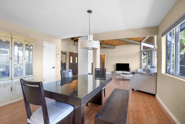 2373 Carroll Ln, Escondido, CA 92027