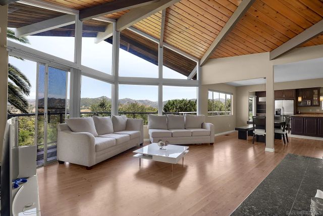 2373 Carroll Ln, Escondido, CA 92027