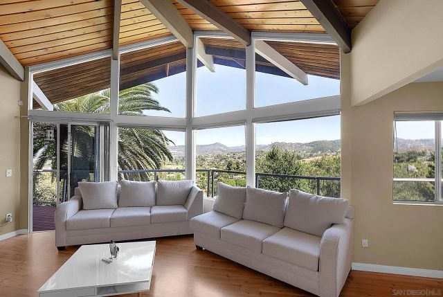 2373 Carroll Ln, Escondido, CA 92027