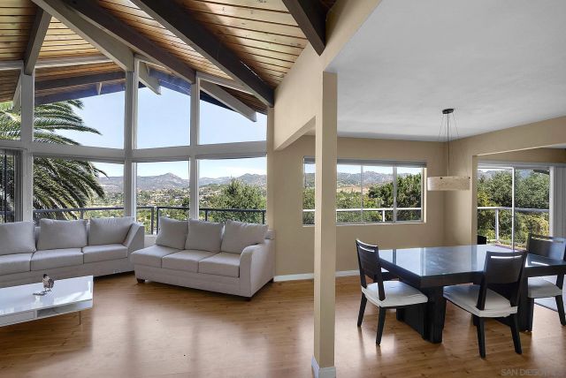 2373 Carroll Ln, Escondido, CA 92027