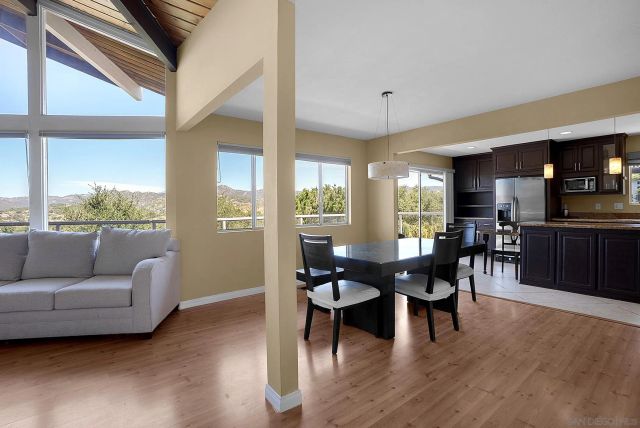 2373 Carroll Ln, Escondido, CA 92027