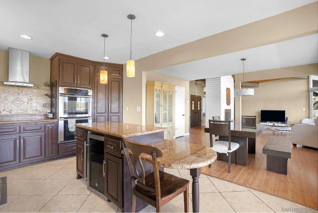 2373 Carroll Ln, Escondido, CA 92027