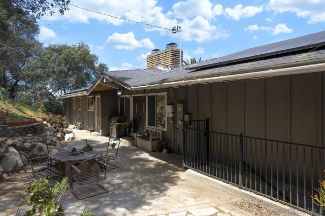 2373 Carroll Ln, Escondido, CA 92027