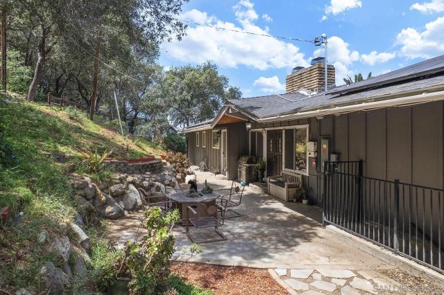 2373 Carroll Ln, Escondido, CA 92027