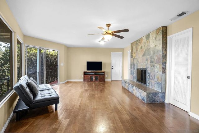 2373 Carroll Ln, Escondido, CA 92027