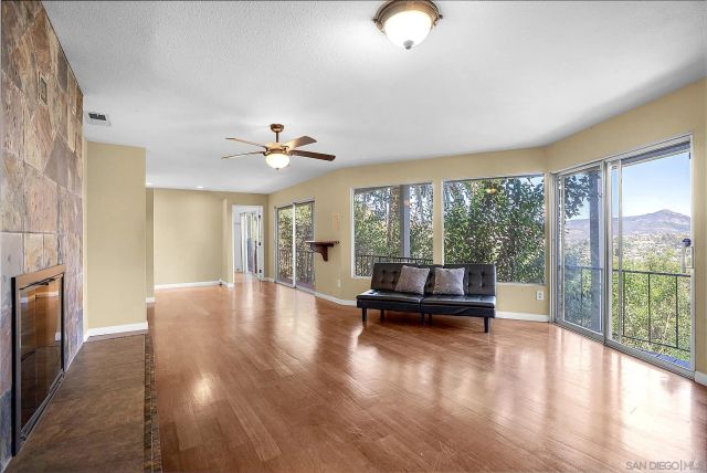 2373 Carroll Ln, Escondido, CA 92027