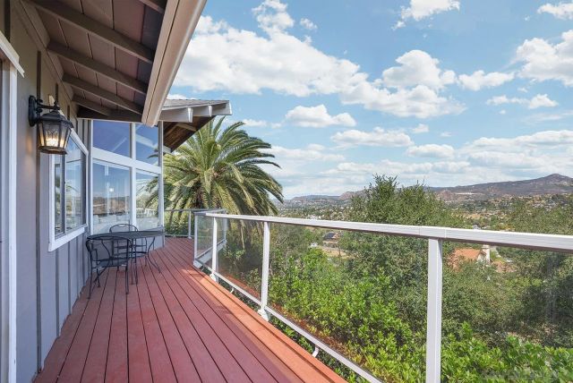 2373 Carroll Ln, Escondido, CA 92027