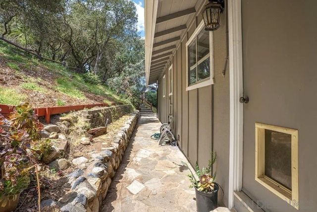 2373 Carroll Ln, Escondido, CA 92027