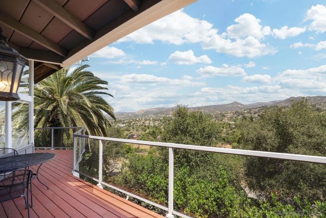 2373 Carroll Ln, Escondido, CA 92027