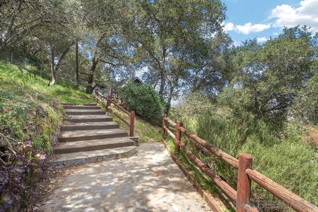 2373 Carroll Ln, Escondido, CA 92027