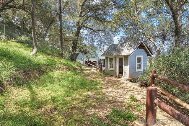 2373 Carroll Ln, Escondido, CA 92027