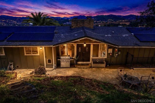 2373 Carroll Ln, Escondido, CA 92027