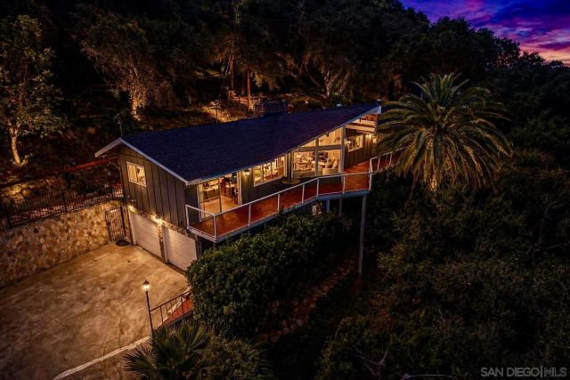 2373 Carroll Ln, Escondido, CA 92027