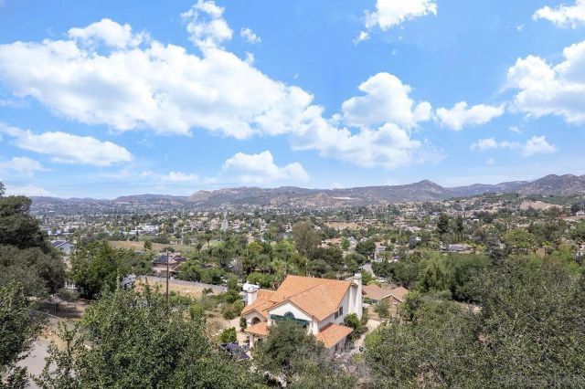 2373 Carroll Ln, Escondido, CA 92027