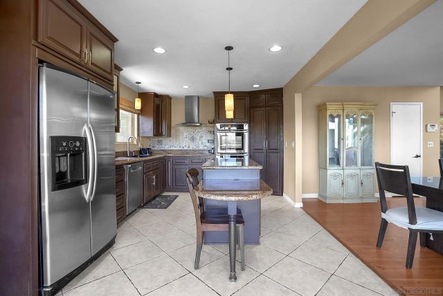 2373 Carroll Ln, Escondido, CA 92027