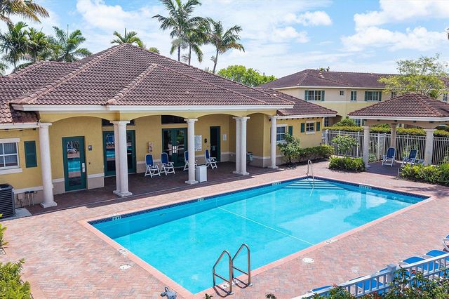 6051 SW 19th Court, North Lauderdale, FL 33068