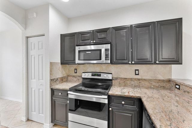 6051 SW 19th Court, North Lauderdale, FL 33068