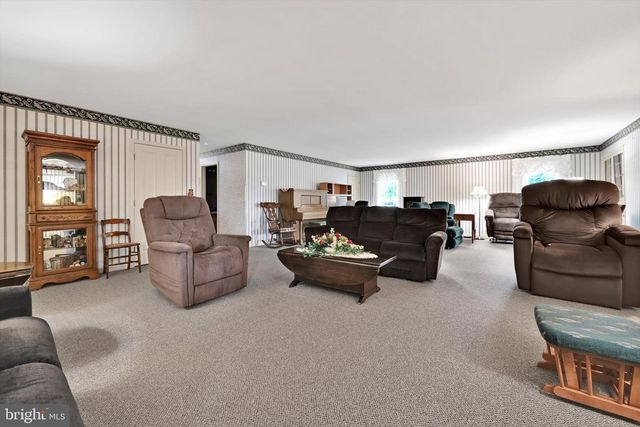 75 REINHOLDS RD, Reinholds, PA 17569